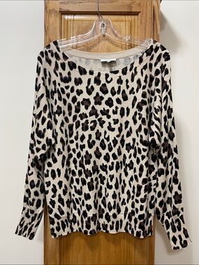 Society Leopard Print Crewneck Sweater in Beige, Black, Brown Size Small